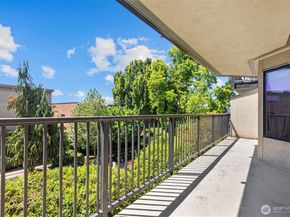 500 W Roy Street W103, Seattle WA 98119