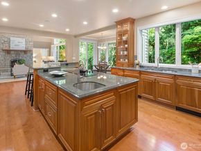 13695 NE 32nd Place, Bellevue WA 98005