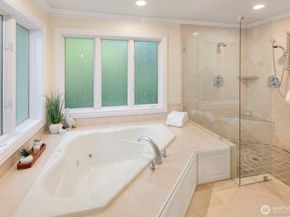 13695 NE 32nd Place, Bellevue WA 98005