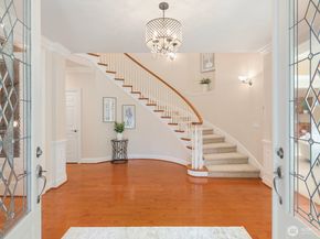 13695 NE 32nd Place, Bellevue WA 98005