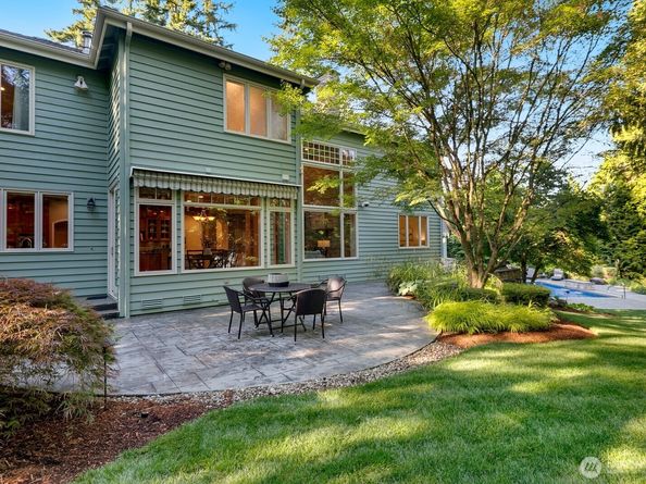 13695 NE 32nd Place, Bellevue WA 98005