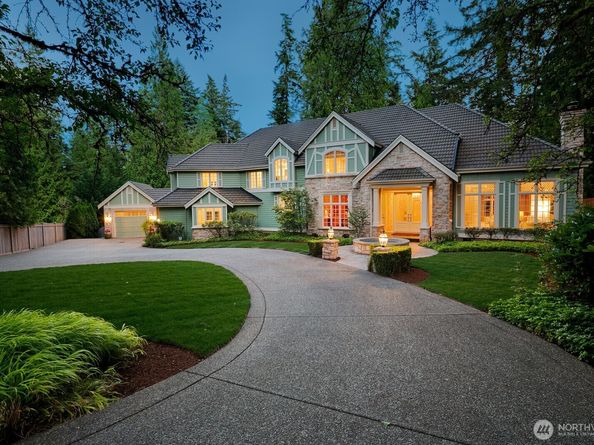 13695 NE 32nd Place, Bellevue WA 98005