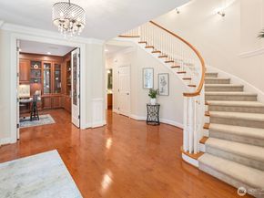 13695 NE 32nd Place, Bellevue WA 98005