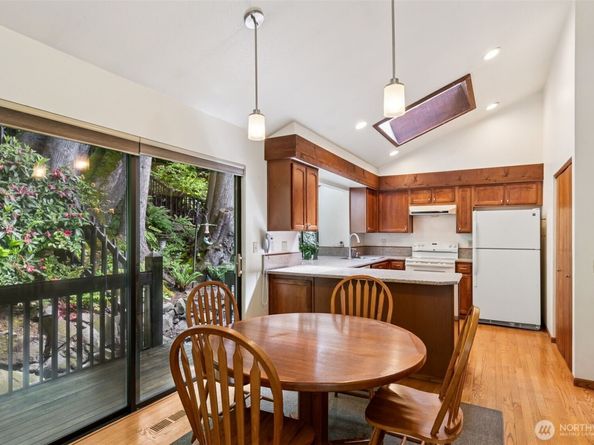 5019 E Mercer Way, Mercer Island WA 98040