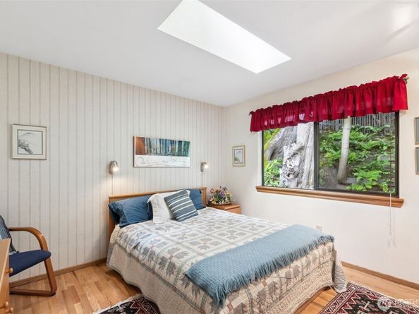 5019 E Mercer Way, Mercer Island WA 98040