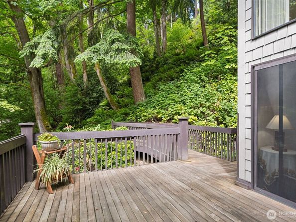 5019 E Mercer Way, Mercer Island WA 98040