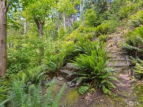 5019 E Mercer Way, Mercer Island WA 98040