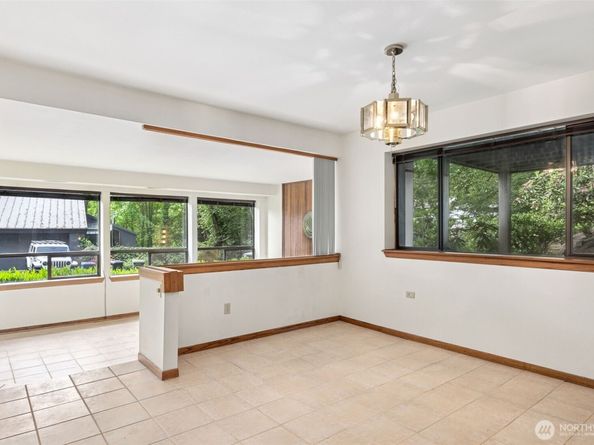 5019 E Mercer Way, Mercer Island WA 98040