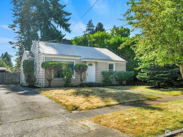 13040 7th Avenue S, Burien WA 98168