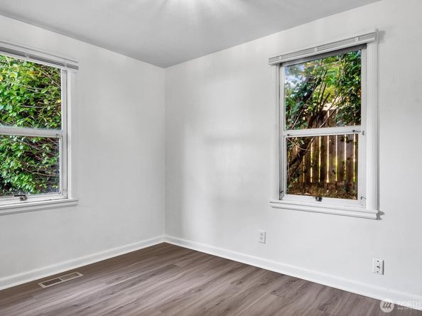 13040 7th Avenue S, Burien WA 98168