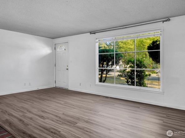 13040 7th Avenue S, Burien WA 98168
