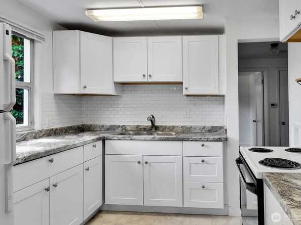 13040 7th Avenue S, Burien WA 98168