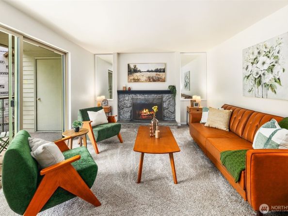 4635 W Lake Sammamish Parkway SE G206, Issaquah WA 98027