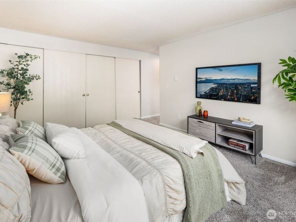 4635 W Lake Sammamish Parkway SE G206, Issaquah WA 98027