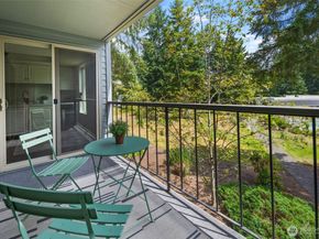 4635 W Lake Sammamish Parkway SE G206, Issaquah WA 98027