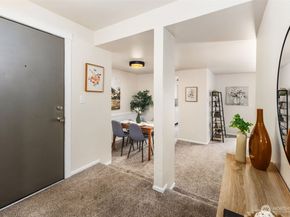 4635 W Lake Sammamish Parkway SE G206, Issaquah WA 98027