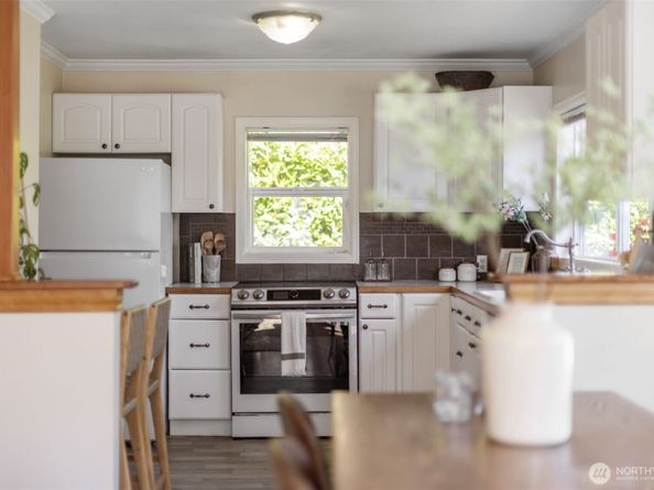 3610 SW Kenyon Street, Seattle WA 98126