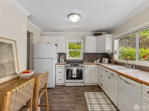 3610 SW Kenyon Street, Seattle WA 98126