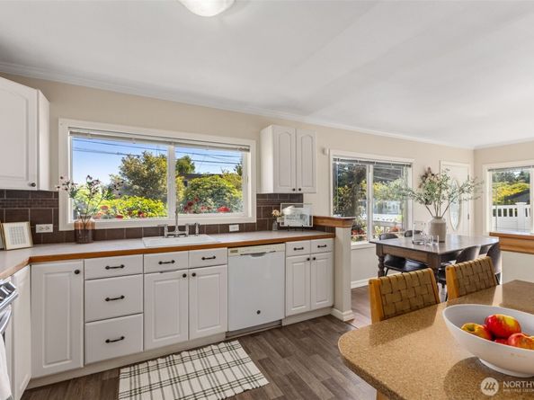 3610 SW Kenyon Street, Seattle WA 98126