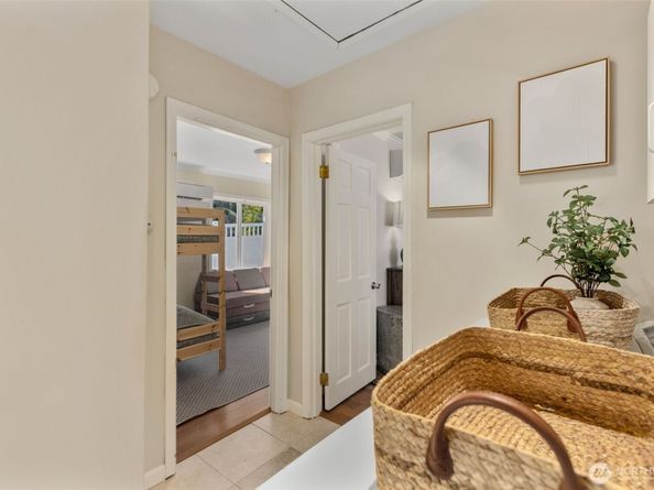3610 SW Kenyon Street, Seattle WA 98126