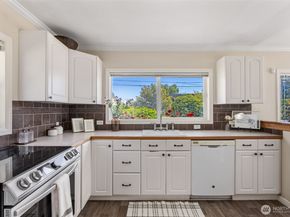 3610 SW Kenyon Street, Seattle WA 98126