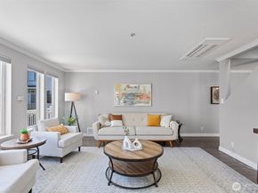 9215 Linden Avenue N, Seattle WA 98103
