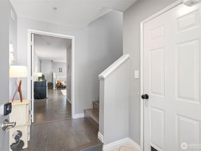 9215 Linden Avenue N, Seattle WA 98103