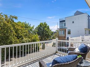 9215 Linden Avenue N, Seattle WA 98103