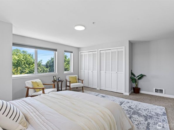 9215 Linden Avenue N, Seattle WA 98103