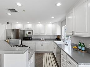 9215 Linden Avenue N, Seattle WA 98103