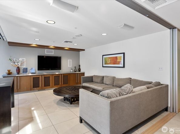 820 Blanchard Street 1507, Seattle WA 98121