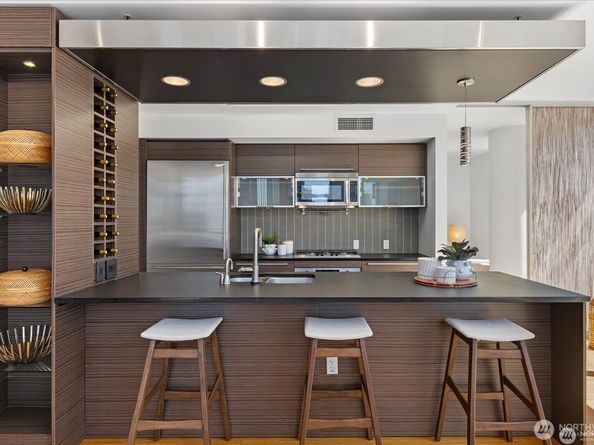 820 Blanchard Street 1507, Seattle WA 98121