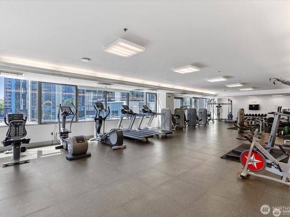 820 Blanchard Street 1507, Seattle WA 98121