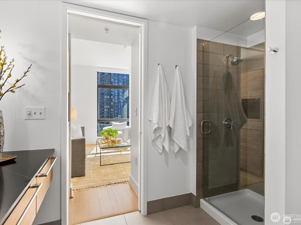 820 Blanchard Street 1507, Seattle WA 98121