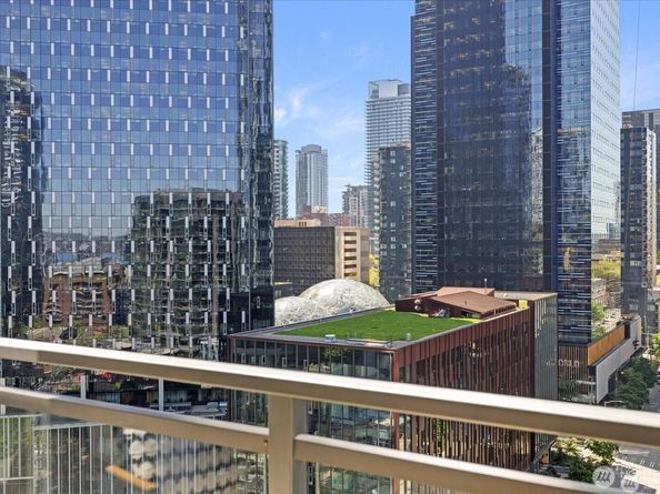 820 Blanchard Street 1507, Seattle WA 98121