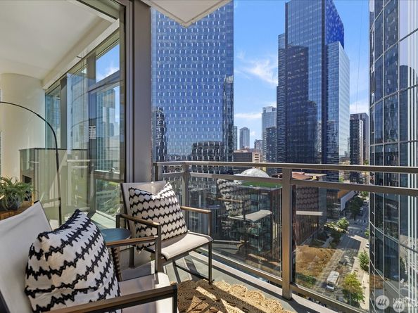 820 Blanchard Street 1507, Seattle WA 98121
