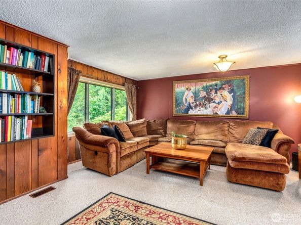 23606 SE Tiger Mountain Road, Issaquah WA 98027