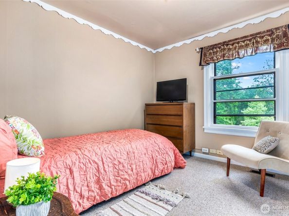 23606 SE Tiger Mountain Road, Issaquah WA 98027