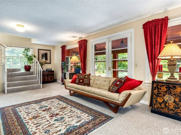 23606 SE Tiger Mountain Road, Issaquah WA 98027