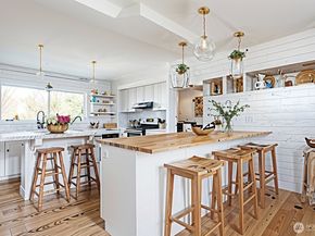 23606 SE Tiger Mountain Road, Issaquah WA 98027