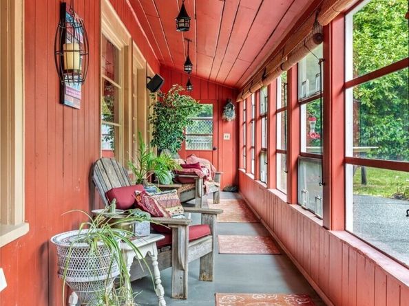 23606 SE Tiger Mountain Road, Issaquah WA 98027
