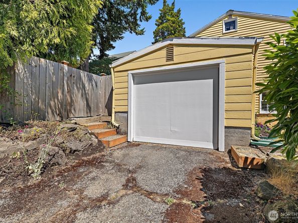 3010 W Smith Street, Seattle WA 98199