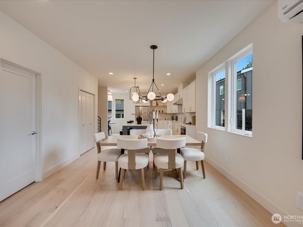 13542 39th Avenue NE A, Seattle WA 98125
