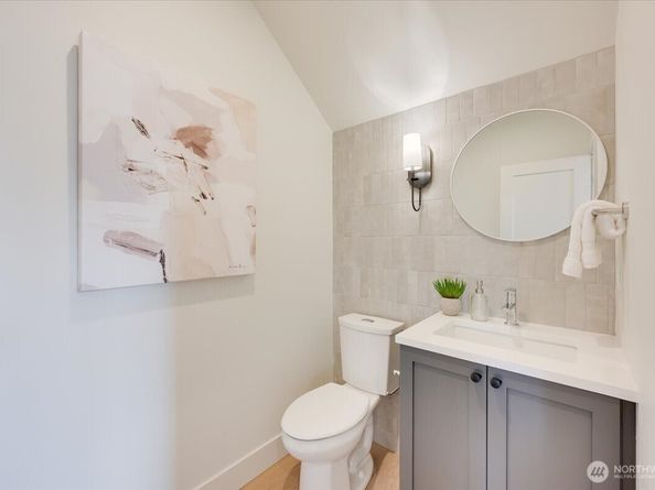 13542 39th Avenue NE A, Seattle WA 98125
