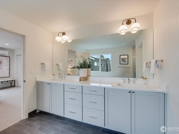 13542 39th Avenue NE A, Seattle WA 98125