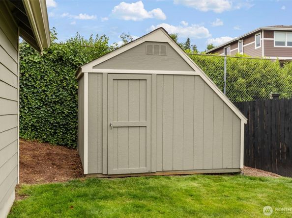 7957 E Trailside Lane, Port Orchard WA 98366