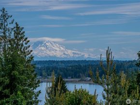 7957 E Trailside Lane, Port Orchard WA 98366