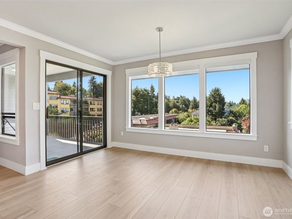 11644 100th Avenue NE 308, Kirkland WA 98034