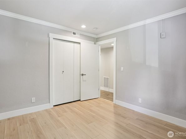 11644 100th Avenue NE 308, Kirkland WA 98034