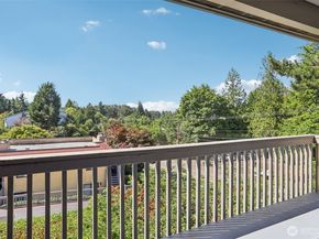 11644 100th Avenue NE 308, Kirkland WA 98034